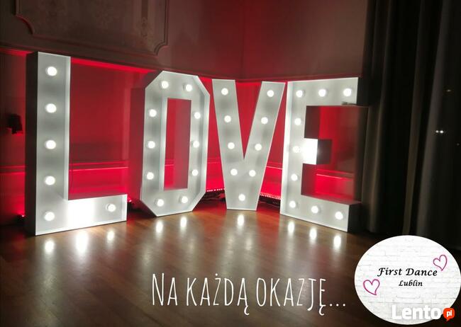 Wynajem podświetlanych napisów LOVE