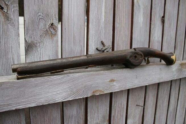 Sprzedam stary pistolet czrnoprochowy z zamkiem kołowym