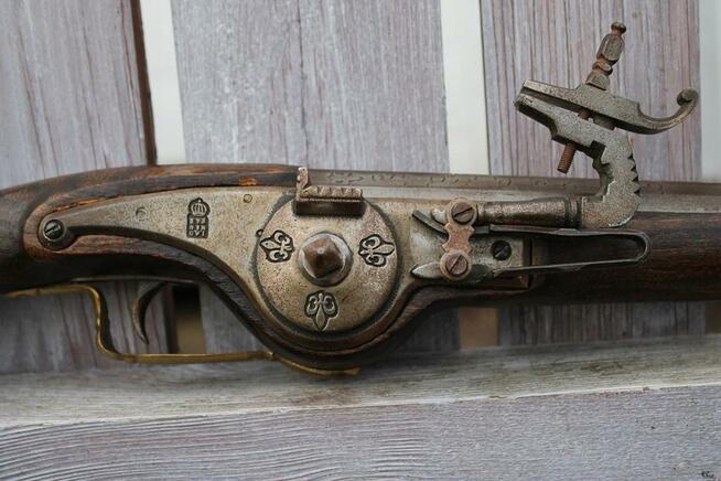 Sprzedam stary pistolet czrnoprochowy z zamkiem kołowym