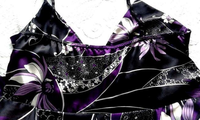 Zwiewna sukienka- fioletowe lilie i irysy:)