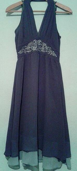 Zwiewna sukienka z gołymi plecami i haftem:) szaro-kamienna:)