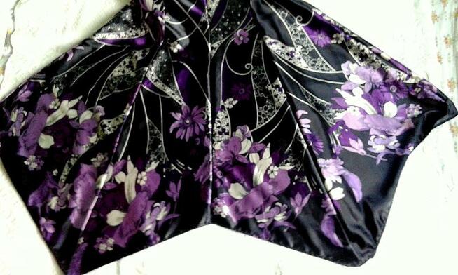 Zwiewna sukienka- fioletowe lilie i irysy:)