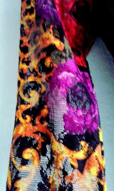 Koronkowa, kwiatowa bluzka - długi rękaw