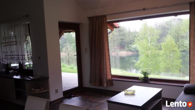 Domki wczasowe nad jeziorem z basenem