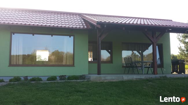 Domki wczasowe nad jeziorem z basenem