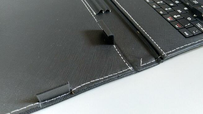 ETUI na tablet z przewodową klawiaturą na micro USB