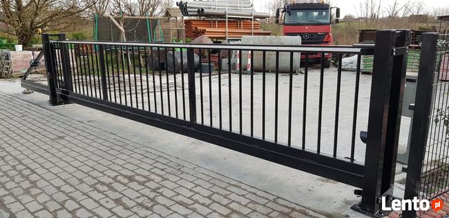 Brama przesuwna z pionowym wypełnieniem, brama wjazdowa,