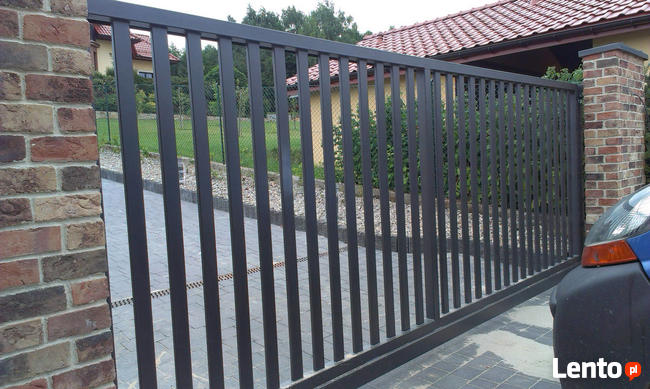 Brama przesuwna z pionowym wypełnieniem, brama wjazdowa,