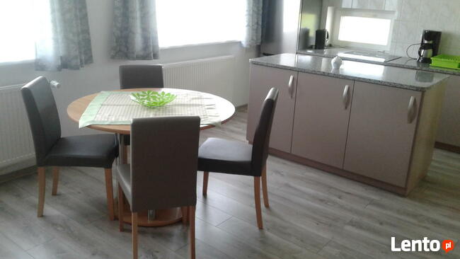 Domki wczasowe nad jeziorem z basenem