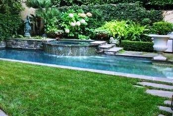 OGRODNIK jesienny serwis odnawianie ogrodu trawnika