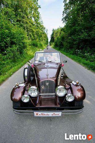 Samochód na wyjątkową uroczystość, na sesję zdjęciową