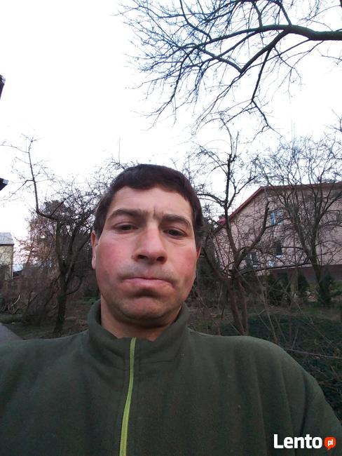 LADNY , PRZYSTOJNY BRUNET pozna MILA DZIEWCZYNE !