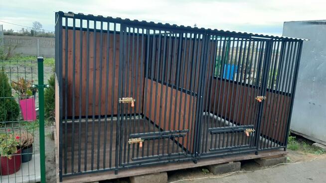 Komfortowy kojec dla psa. Różne typy - schowki, drewutnie