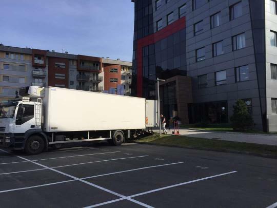 Tanie Przeprowadzki Wroclaw Przewóz Palet auto z windą