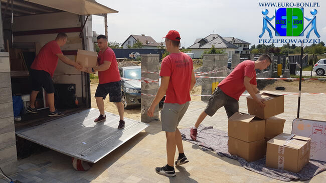 Przeprowadzki Piaseczno, Transport mebli rzeczy z noszeniem