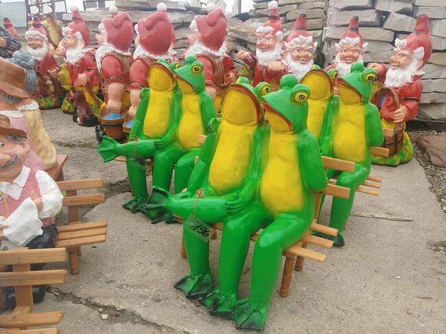 Żabki na ławce - 60 cm - Kar-Group Ełk