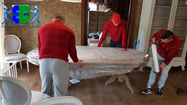 Przeprowadzki Piaseczno, Transport mebli rzeczy z noszeniem