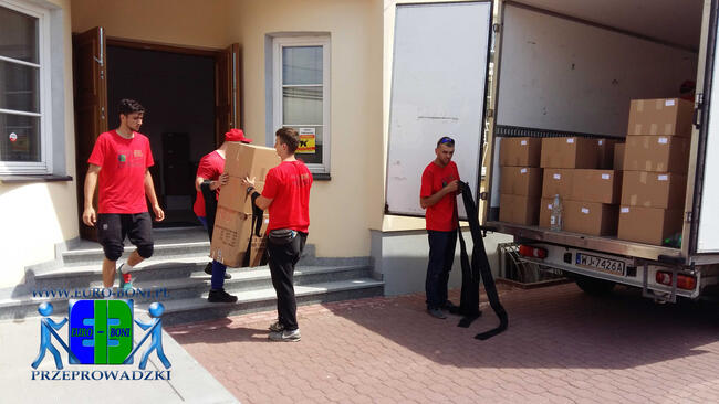 Przeprowadzki Piaseczno, Transport mebli rzeczy z noszeniem