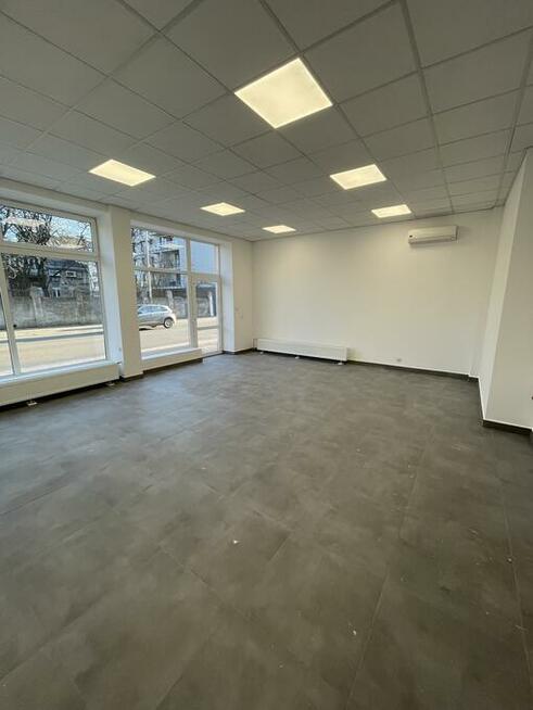 Sklep, salon, gabinety, biuro. Atrakcyjny lokal po remoncie