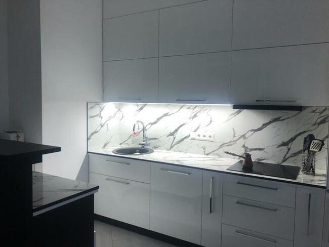 Blaty kompaktowe obróbka, montaż. Mat. własny i powierzony.