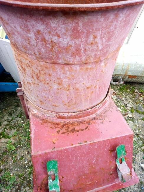 Młynek do plastików drewna kable , elektrośmieci kukurydzy