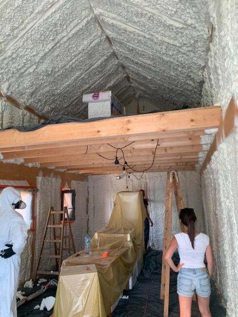 izolacje pianą pur icynene, ocieplanie, ocieplenie pianka