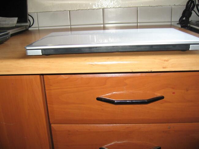 Nowy laptop slim bialy srebrny pods klaw. matryca ips full H