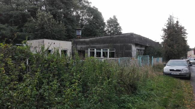 Działka komercyjna 2008 m2 z budynkami 500 m2 w Strzelinie