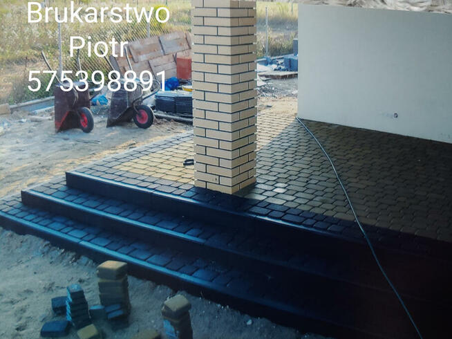 Ukladanie kostki brukowej solidnie i terminowo