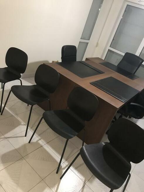 Biurko z wysuwanym panelem Ikea model Malm