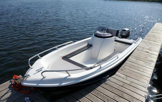 Wypożyczalnia łodzi Zegrze Czarter Motorówki Skutery Wodne