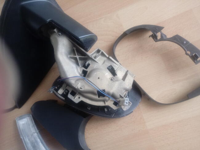 Silnik do Lusterka Golf kombi 5