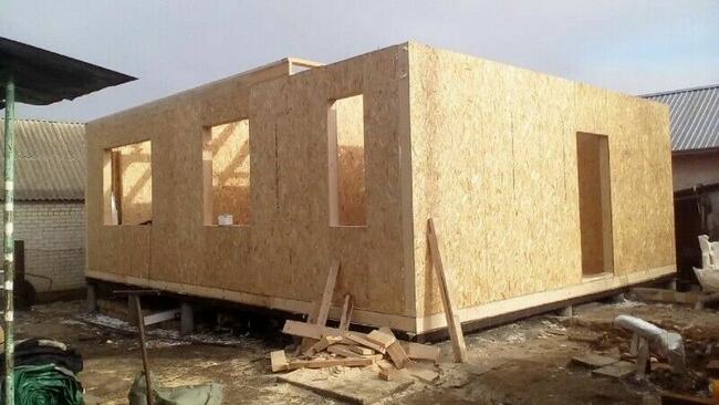 Panele SIP na ciepły domek bez pozwolenia 35m2 z antresolą