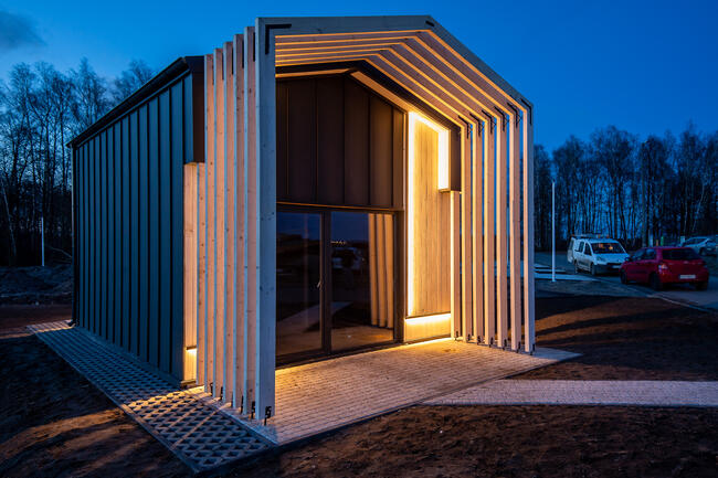 Panele SIP na ciepły domek bez pozwolenia 35m2 z antresolą