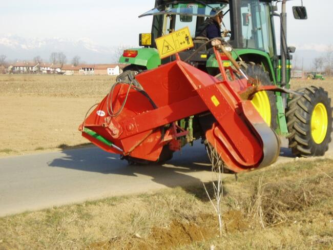 Frezarka do rowów melioracyjnych Ø 40 do 70 cm, napęd WOM