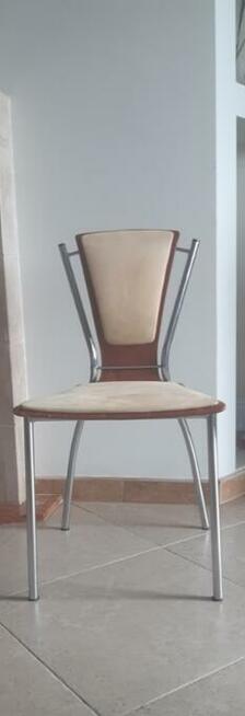 Krzesła Dorino
