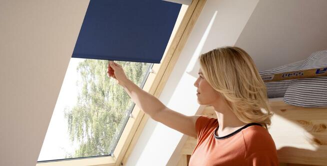 Roleta przyciemniająca RHZ CK00 4212 granat do okien VELUX