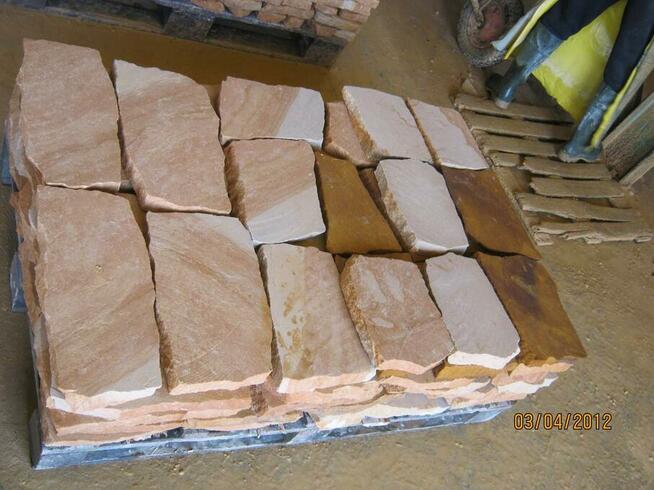 Płyty chodnikowe z piaskowca