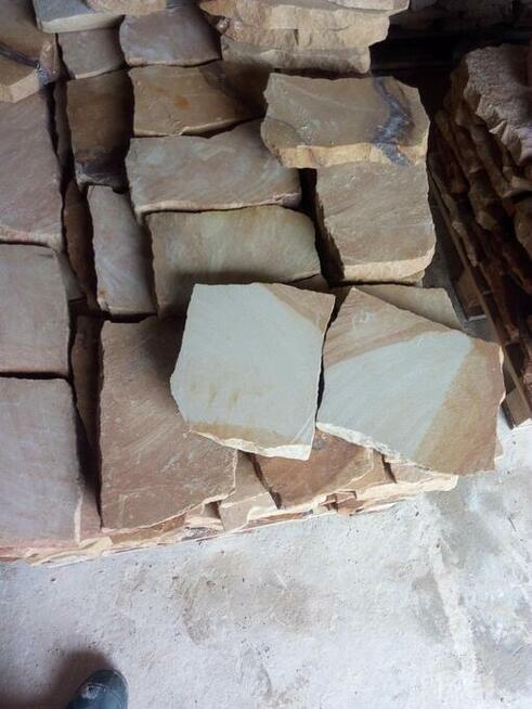 Płyty chodnikowe z piaskowca