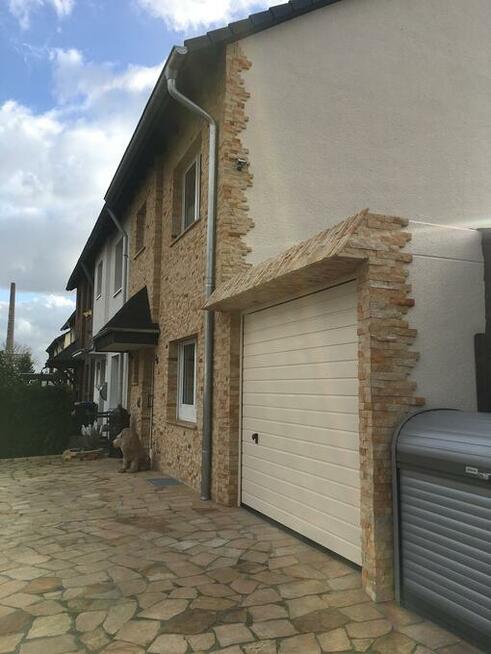 Płyty chodnikowe z piaskowca