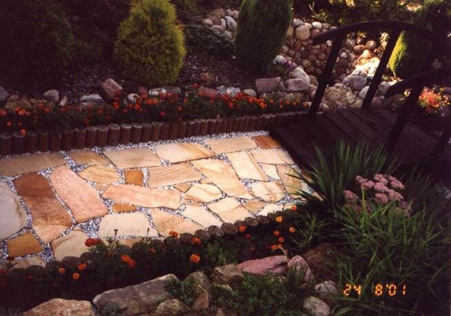 Płyty chodnikowe z piaskowca