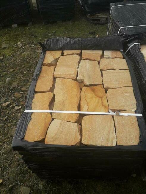 Płyty chodnikowe z piaskowca