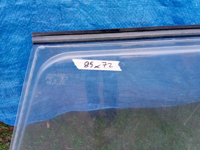 Okna do przyczepy kempingowej różne rodzaje