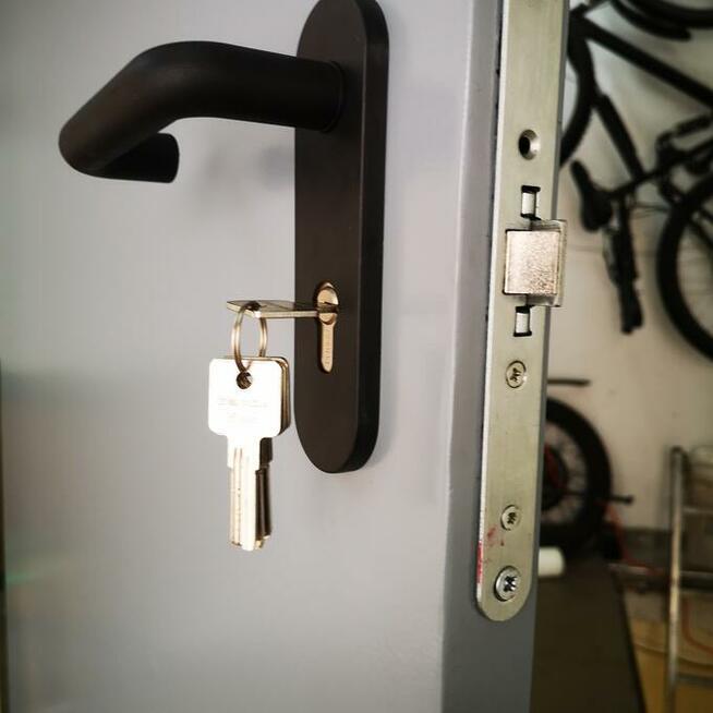 Stalowe, Metalowe Drzwi do piwnycy pod wymiar