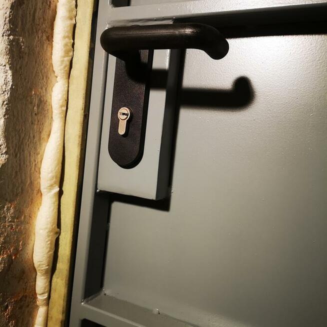 Stalowe, Metalowe Drzwi do piwnycy pod wymiar