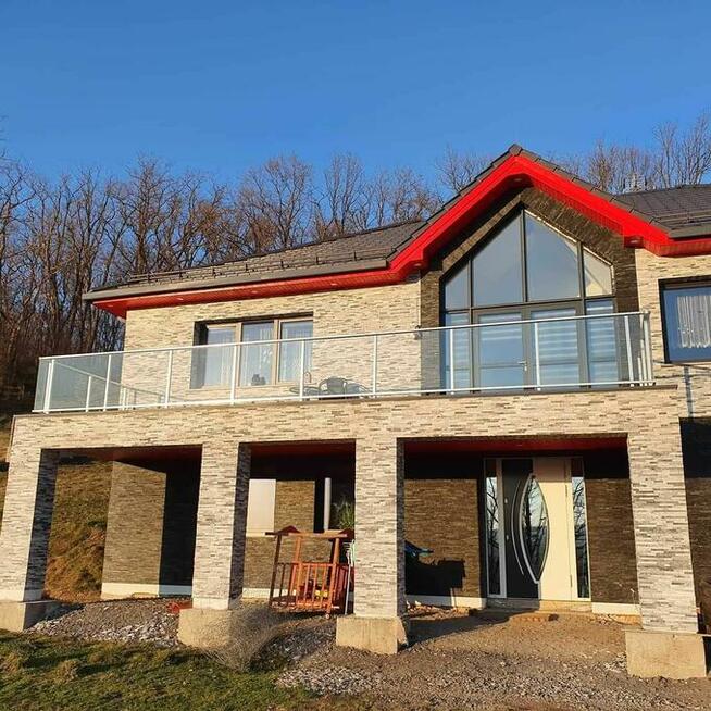 Balustrady nowoczesne szklane aluminiowe inox montaż