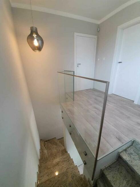 Balustrady nowoczesne szklane aluminiowe inox montaż