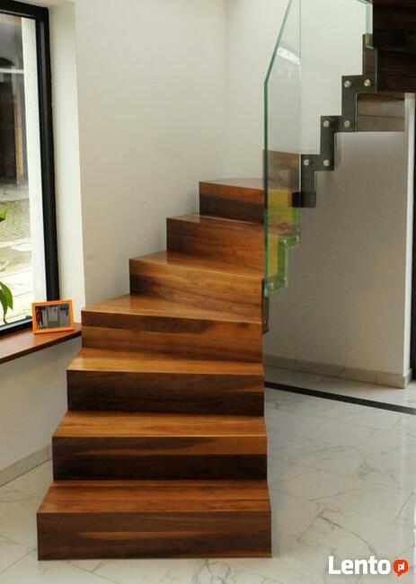Schody dębowe, jesionowe, orzech amerykański