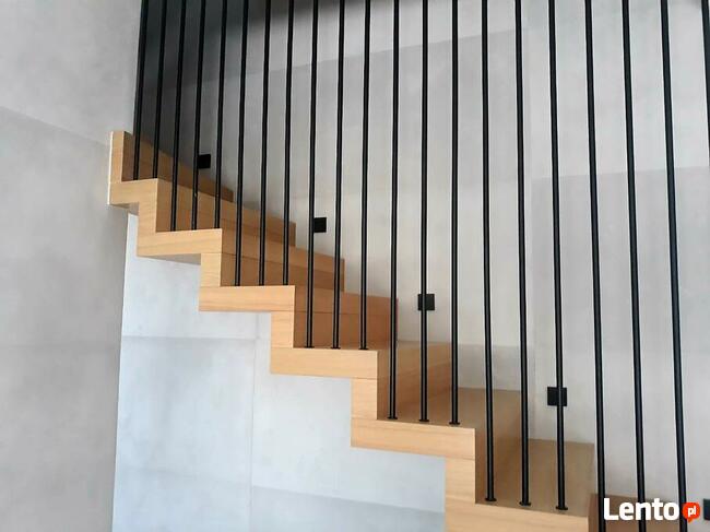 Schody dębowe, jesionowe, orzech amerykański
