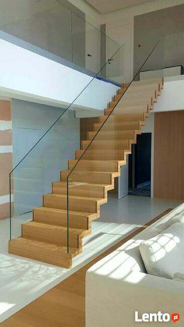 Schody dębowe, jesionowe, orzech amerykański